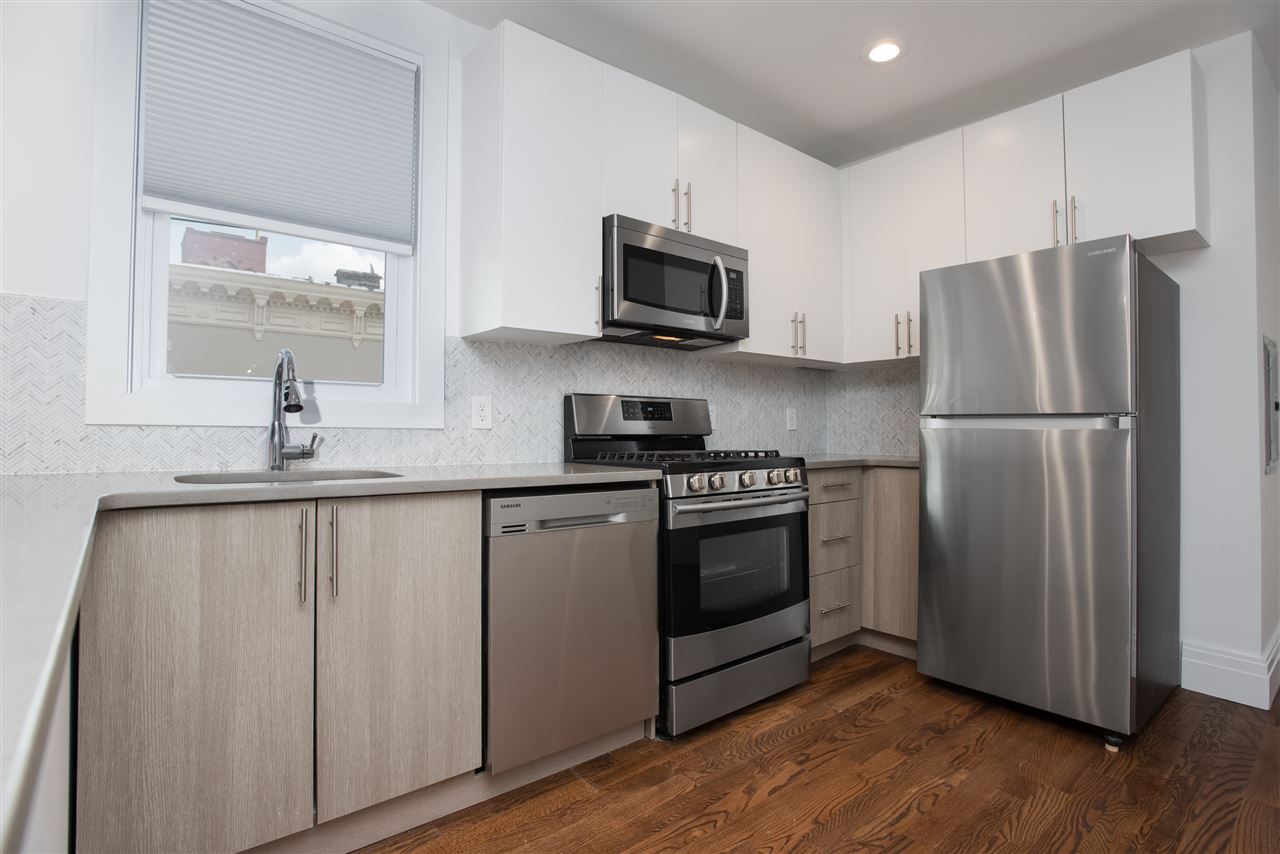 76 Bowers St #3