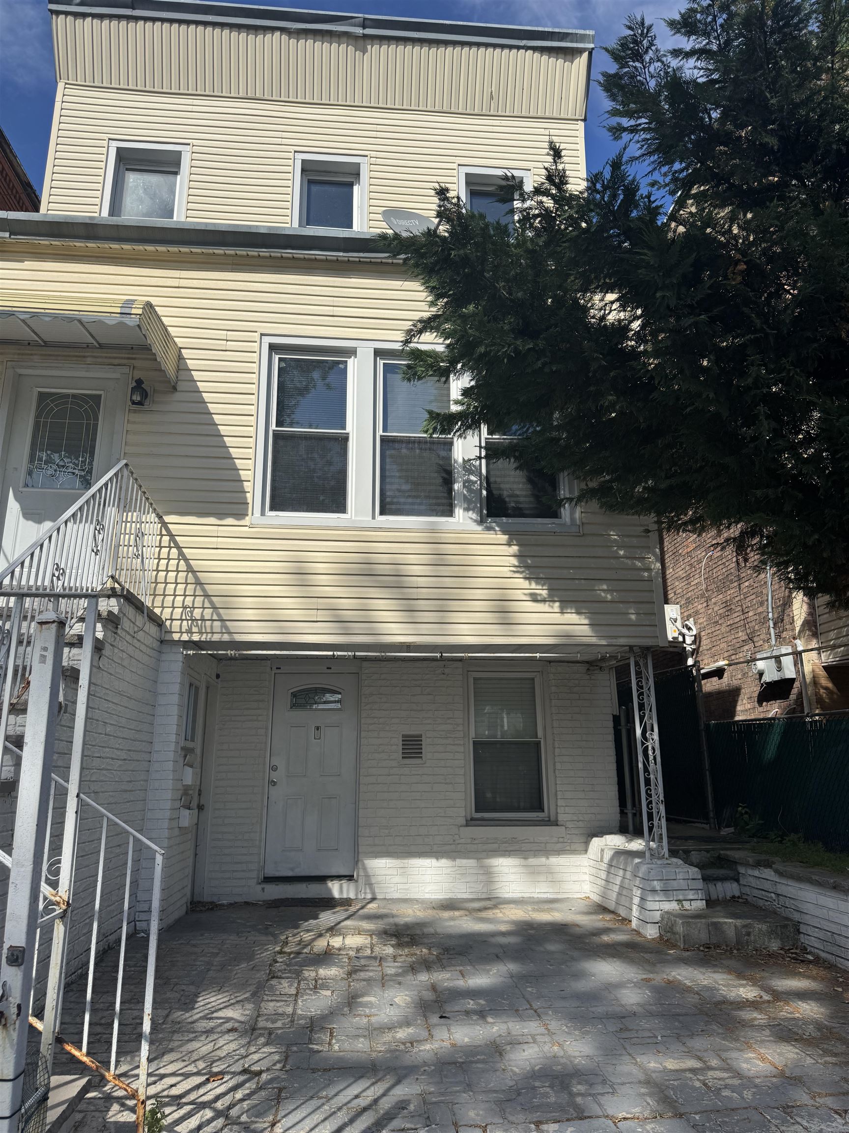 80 Linden Ave