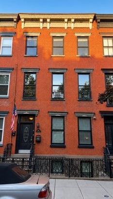 635 Bloomfield St #2